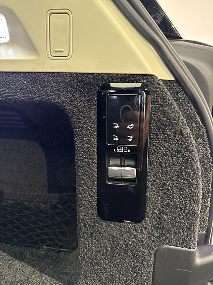 Land Rover Range Rover 17 of 30