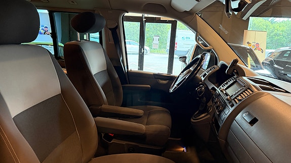 Volkswagen Multivan 20 of 25