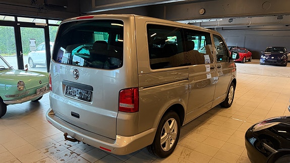 Volkswagen Multivan 2 of 25
