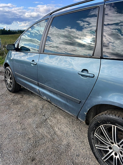 Volkswagen Sharan 7 of 16