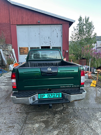 Nissan King Cab 10 of 12