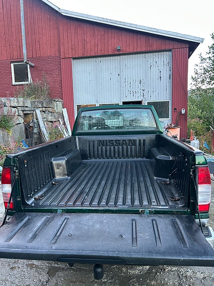 Nissan King Cab 4 of 12