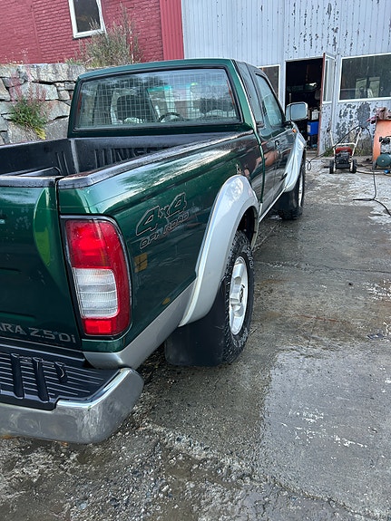 Nissan King Cab 3 of 12