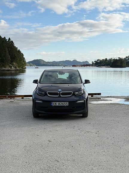 BMW i3 2 of 27