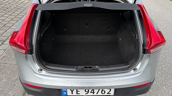 Volvo V40 Cross Country 10 of 13