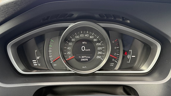 Volvo V40 Cross Country 13 of 13