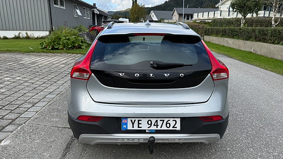 Volvo V40 Cross Country 4 of 13