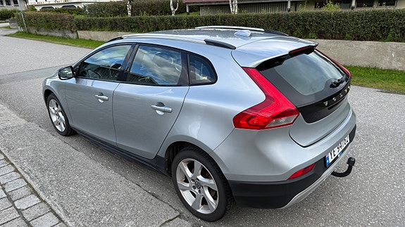 Volvo V40 Cross Country 5 of 13