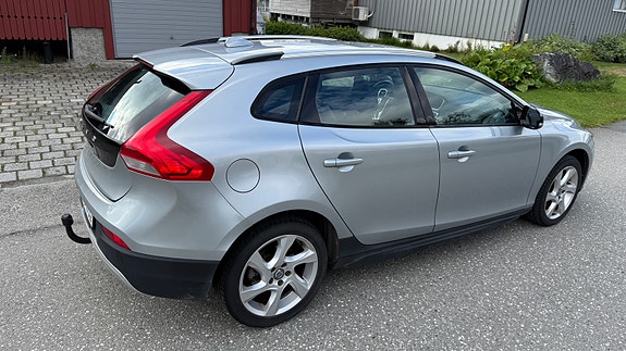 Volvo V40 Cross Country 6 of 13