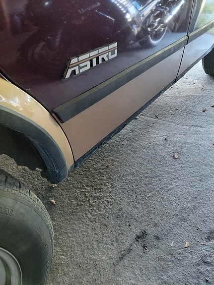 Chevrolet Astro 11 of 14