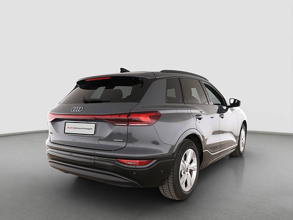Audi Q6 e-tron 10