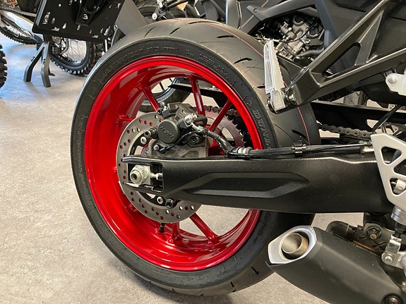 Suzuki GSX-8R Tilbud utstillingsmodell 10 of 30