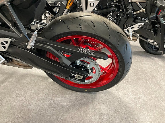 Suzuki GSX-8R Tilbud utstillingsmodell 14 of 30