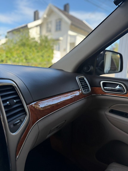 Jeep Grand Cherokee 9 of 13