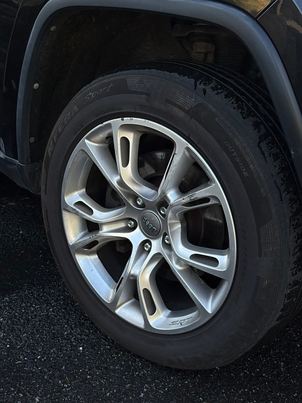 Jeep Grand Cherokee 13 of 13