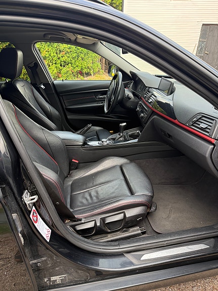 BMW 320d 13 of 29