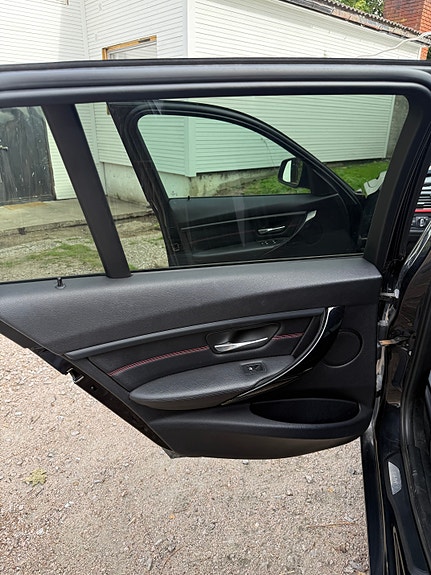 BMW 320d 15 of 29