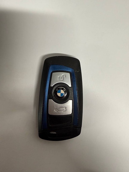 BMW 320i 24 of 30