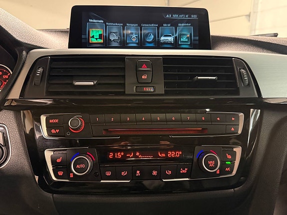 BMW 320i 14 of 30