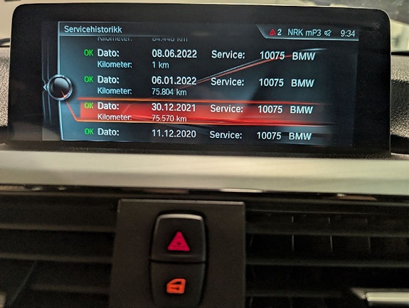 BMW 320i 26 of 30