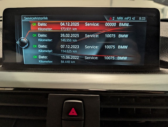 BMW 320i 27 of 30