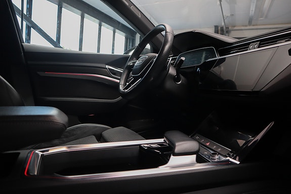 Audi e-tron Sportback 23 of 30