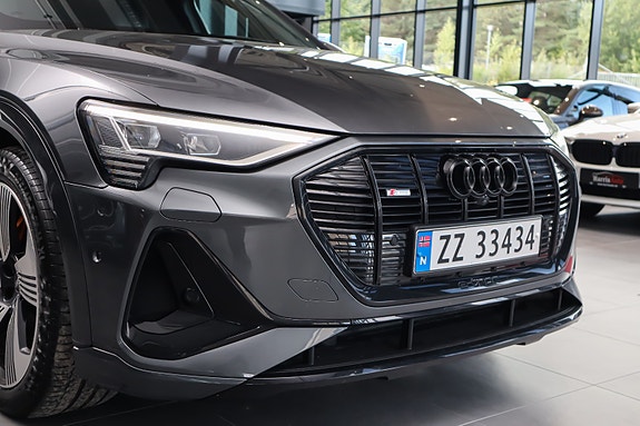 Audi e-tron Sportback 2 of 30
