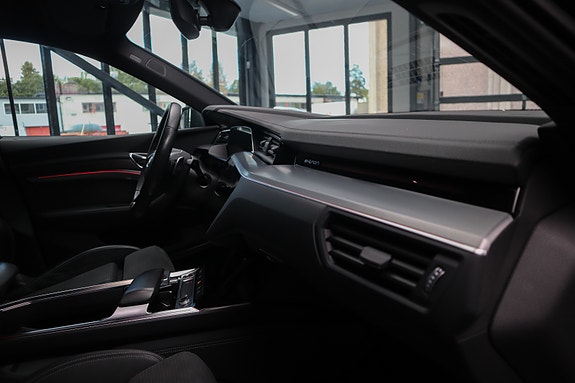 Audi e-tron Sportback 22 of 30