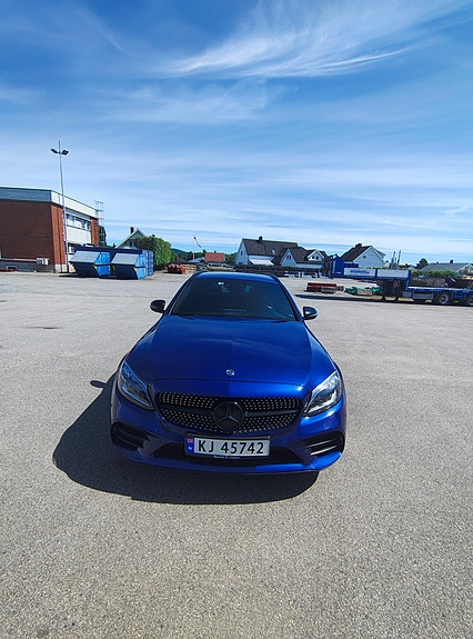 Mercedes-Benz C300 de 2 of 30