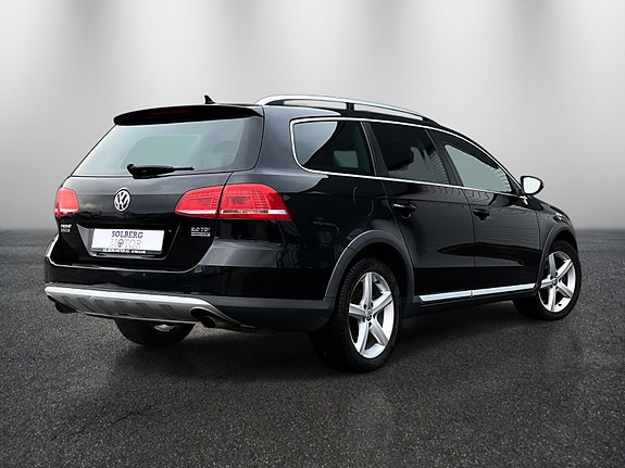 Volkswagen Passat Alltrack 4 of 27