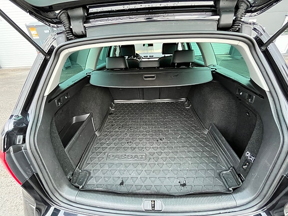 Volkswagen Passat Alltrack 21 of 27