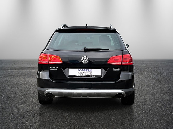 Volkswagen Passat Alltrack 5 of 27