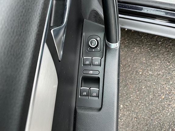 Volkswagen Passat Alltrack 9 of 27
