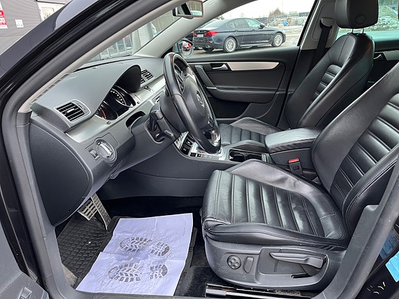 Volkswagen Passat Alltrack 11 of 27