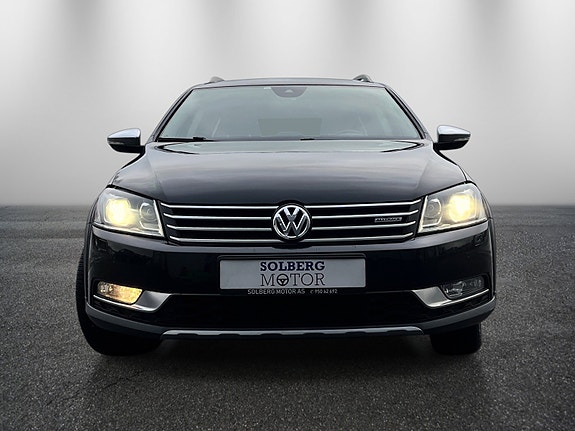 Volkswagen Passat Alltrack 3 of 27
