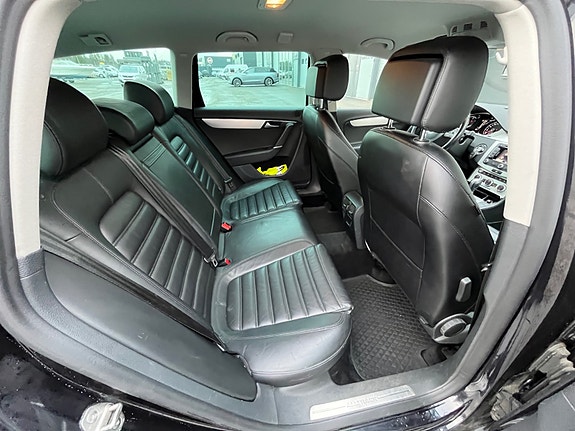 Volkswagen Passat Alltrack 26 of 27