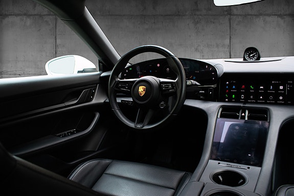 Porsche Taycan 4 25 of 30
