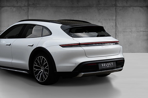 Porsche Taycan 4 14 of 30