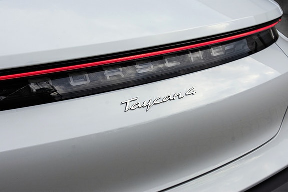 Porsche Taycan 4 16 of 30