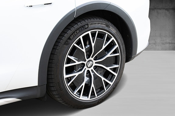 Porsche Taycan 4 9 of 30
