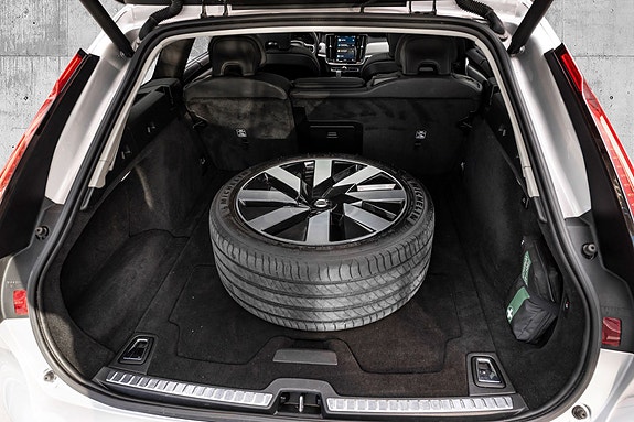 Volvo V90 30 of 30