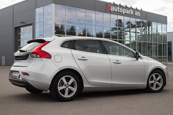 Volvo V40 6 of 30