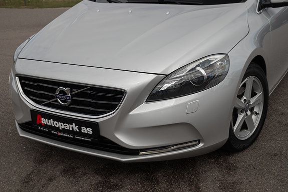 Volvo V40 10 of 30