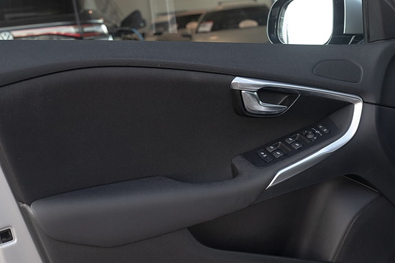 Volvo V40 11 of 30