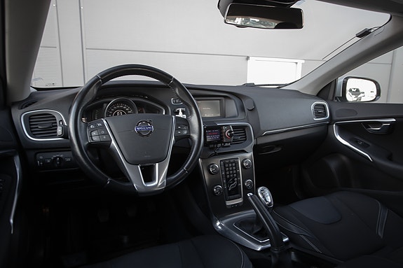 Volvo V40 15 of 30