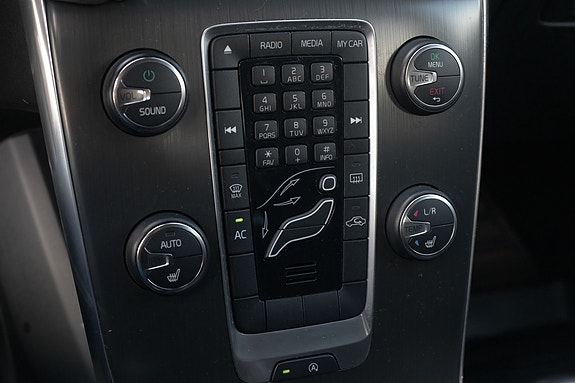 Volvo V40 23 of 30