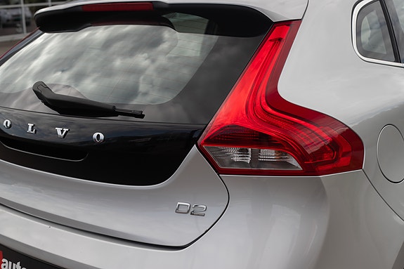 Volvo V40 8 of 30