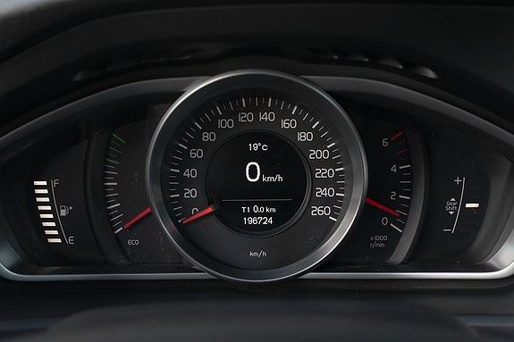 Volvo V40 19 of 30