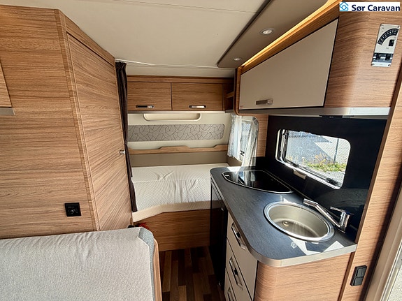 Weinsberg CaraOne 390 QD 8 of 18