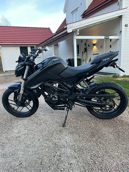 VOGE 125 R 3 of 8